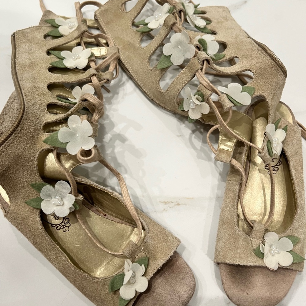 Joyfolie gladiator sandals